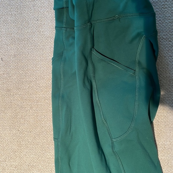 Lululemon high rise crop 23” leggings with pockets - Picture 2 of 3